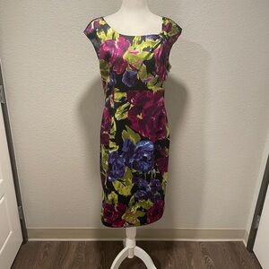 Evan Picone Dress Cap Sleeves Satin Black with Floral pattern with side zipper